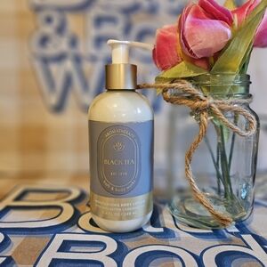 NWT Bath & Body Works Aromatherapy Black Tea Body Lotion - Gray & Gold